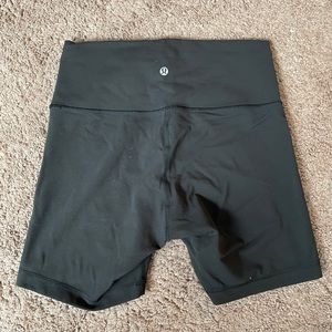 Lululemon Wunder Train Shorts 4in